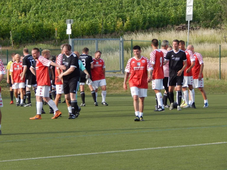 [AH] Spiel gegen die Traditionsmannschaft FSV Mainz 05 – Foto 2