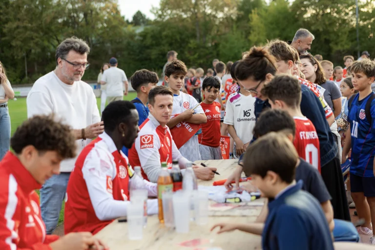 Bundesliga-Glanz beim TuS Sörgenloch – Foto 18